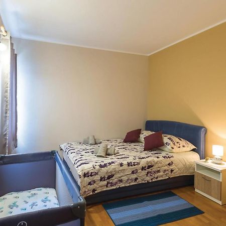 Stunning Apartment In Makarska With Kitchen 외부 사진