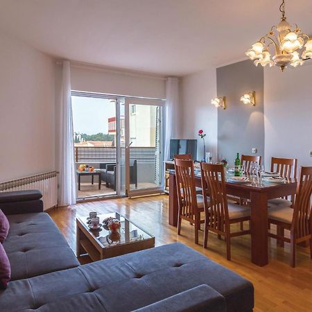 Stunning Apartment In Makarska With Kitchen 외부 사진