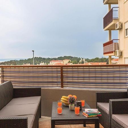 Stunning Apartment In Makarska With Kitchen 외부 사진