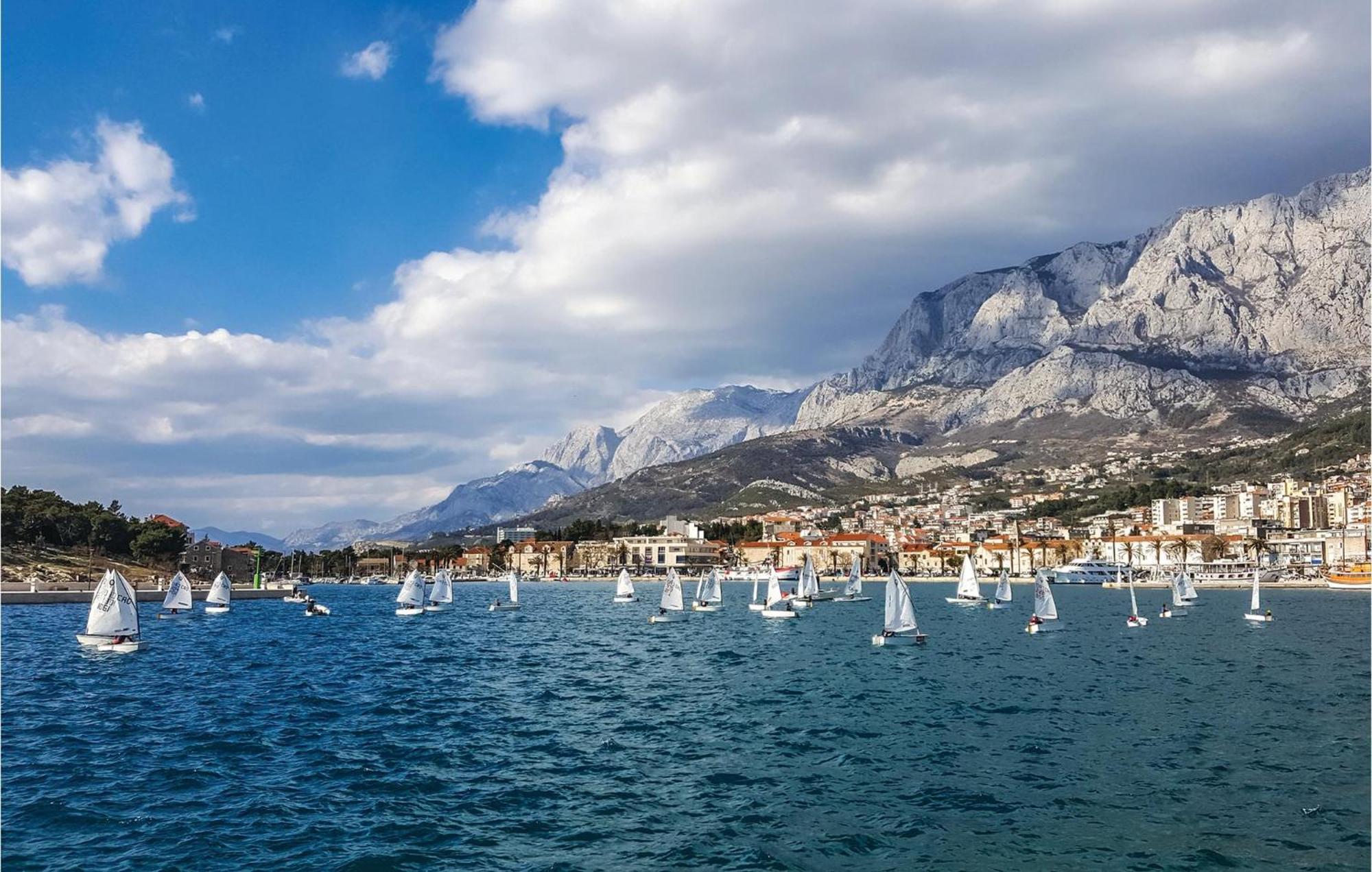 Stunning Apartment In Makarska With Kitchen 외부 사진