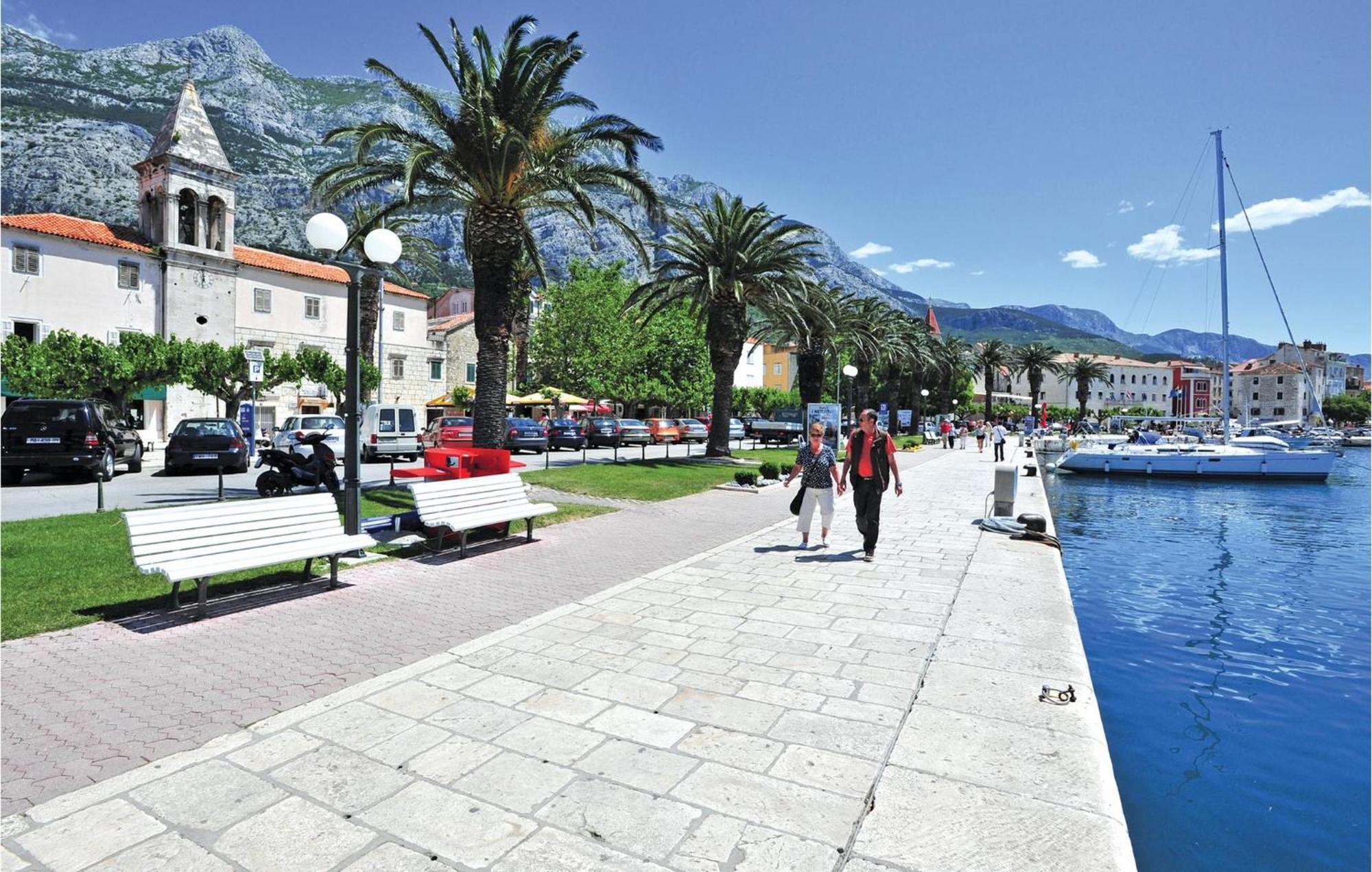 Stunning Apartment In Makarska With Kitchen 외부 사진